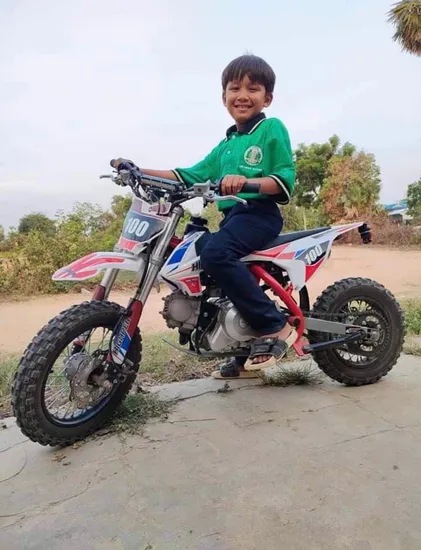 Two Wheels MIDI 110cc Gasoline Motocross Teenager Dirt Bike 